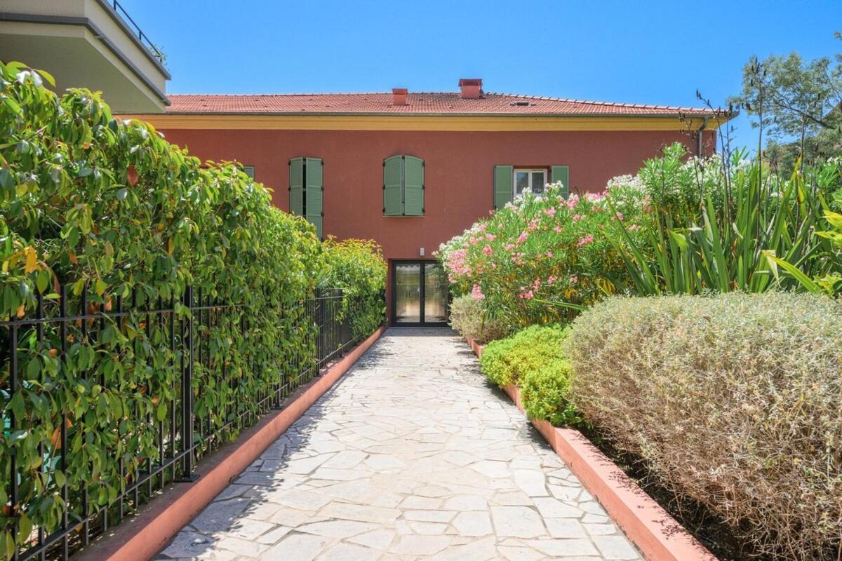 Le Coq Wagner - Garage - Swimming Pool Appartement Menton Buitenkant foto